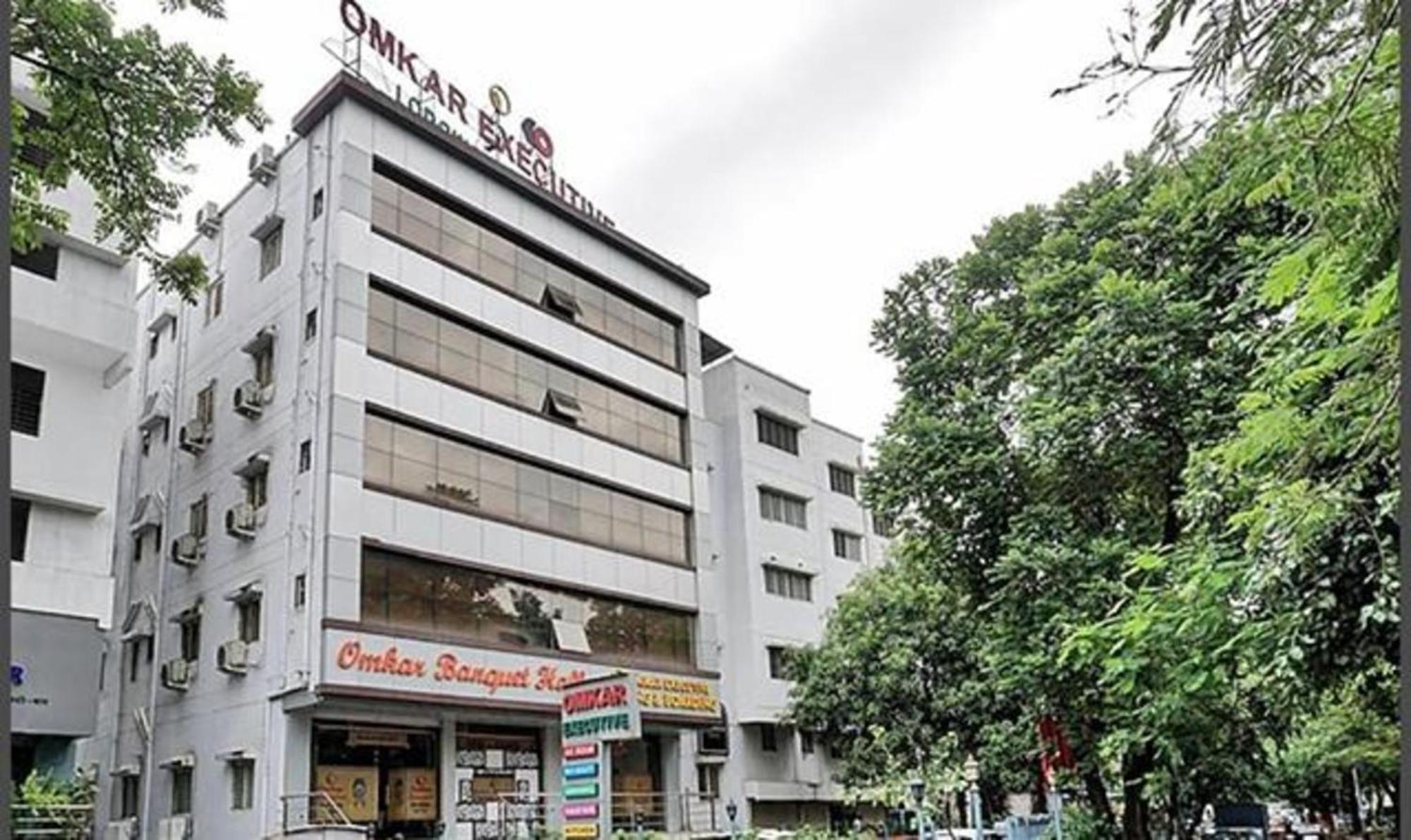 Omkar Executive Hotel Yerandwane Екстериор снимка