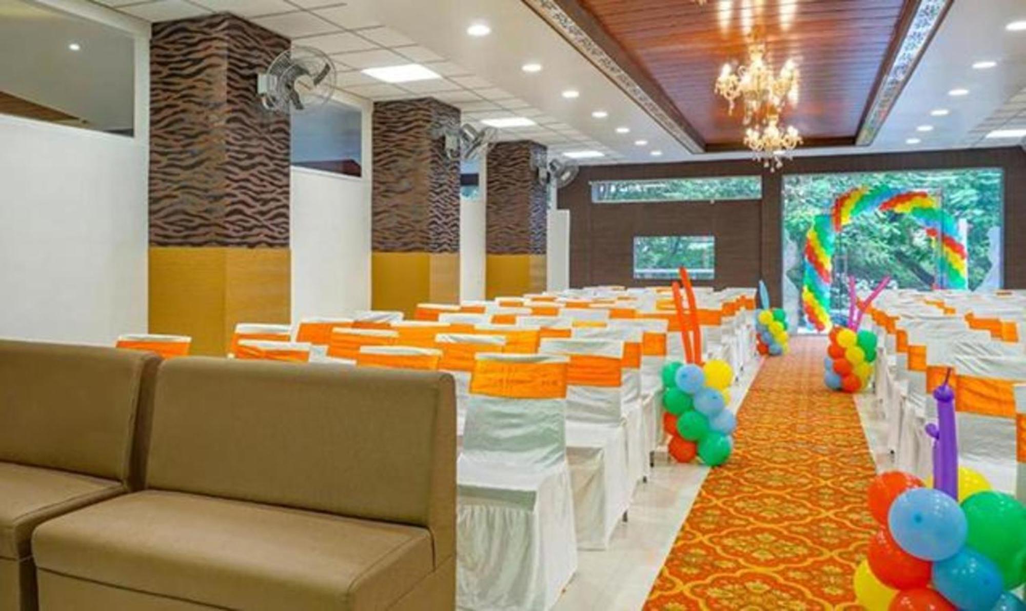 Omkar Executive Hotel Yerandwane Екстериор снимка